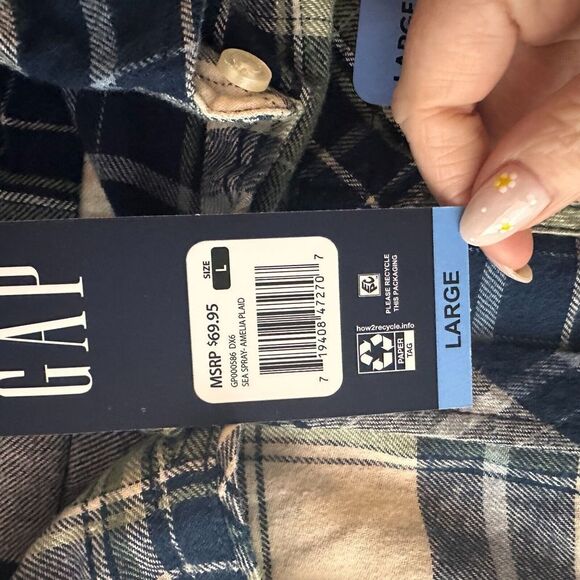 Gap women's long sleeve blue plaid relaxed fit button up shirt L - Picture 3 of 8